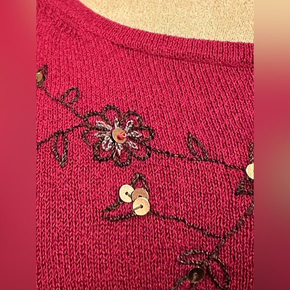 Avenue Red Flower Thread & Sequence Blouse Short Slevees Light Material Sz 3X. - Picture 3 of 12